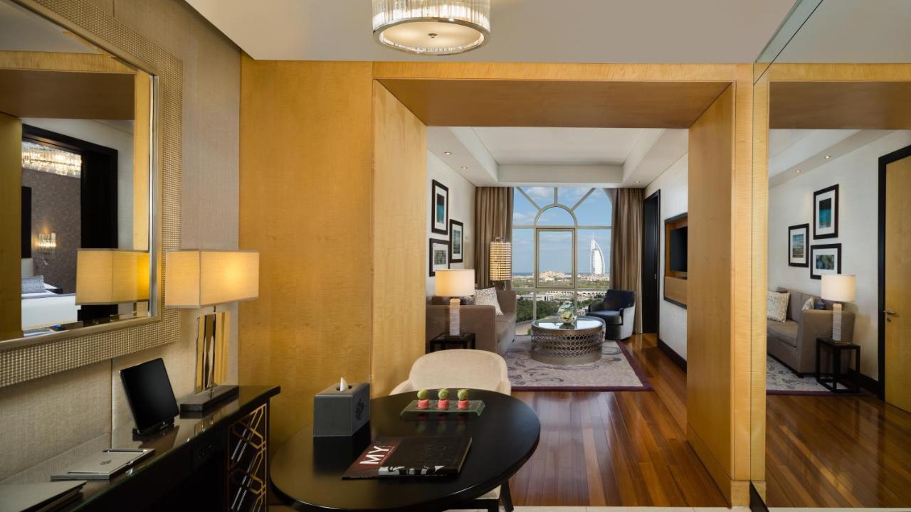 Aspen Chalets By Kempinski Hotel Mall Of The Emirates Dubai Buitenkant foto