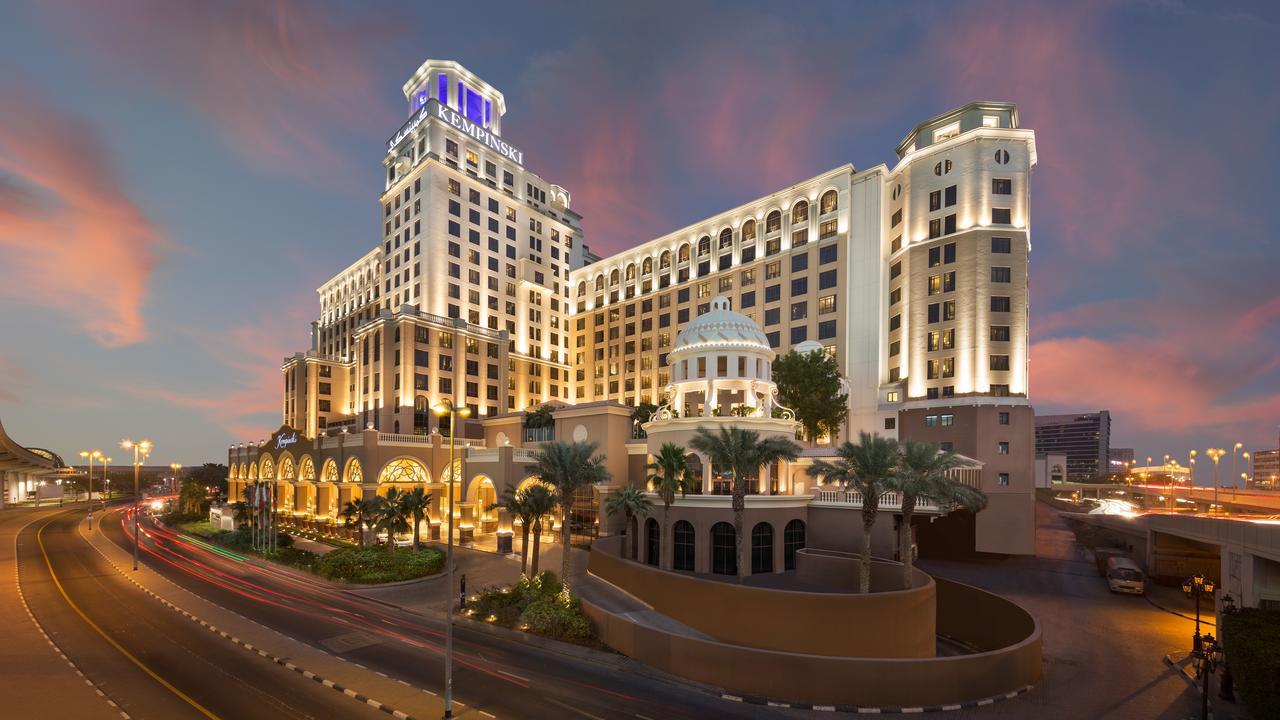 Aspen Chalets By Kempinski Hotel Mall Of The Emirates Dubai Buitenkant foto